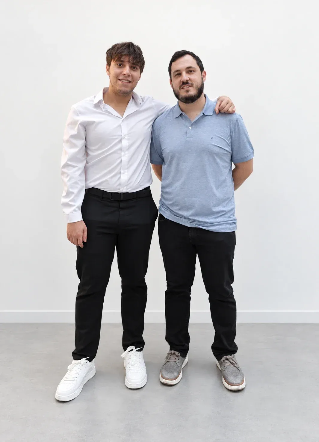 Álvaro Martínez y Santiago Marín, cofundadores de Peyleth, en la oficina